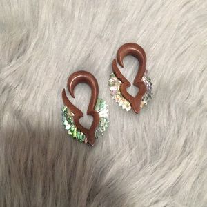 Size 00 hanging wooden gauges